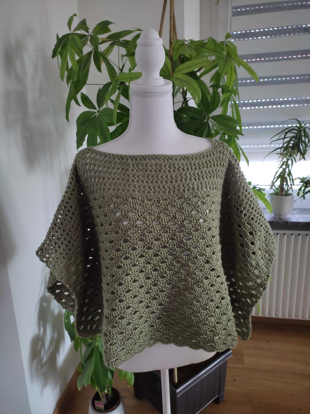 Poncho Crochet Vert Sauge – Taille Unique
