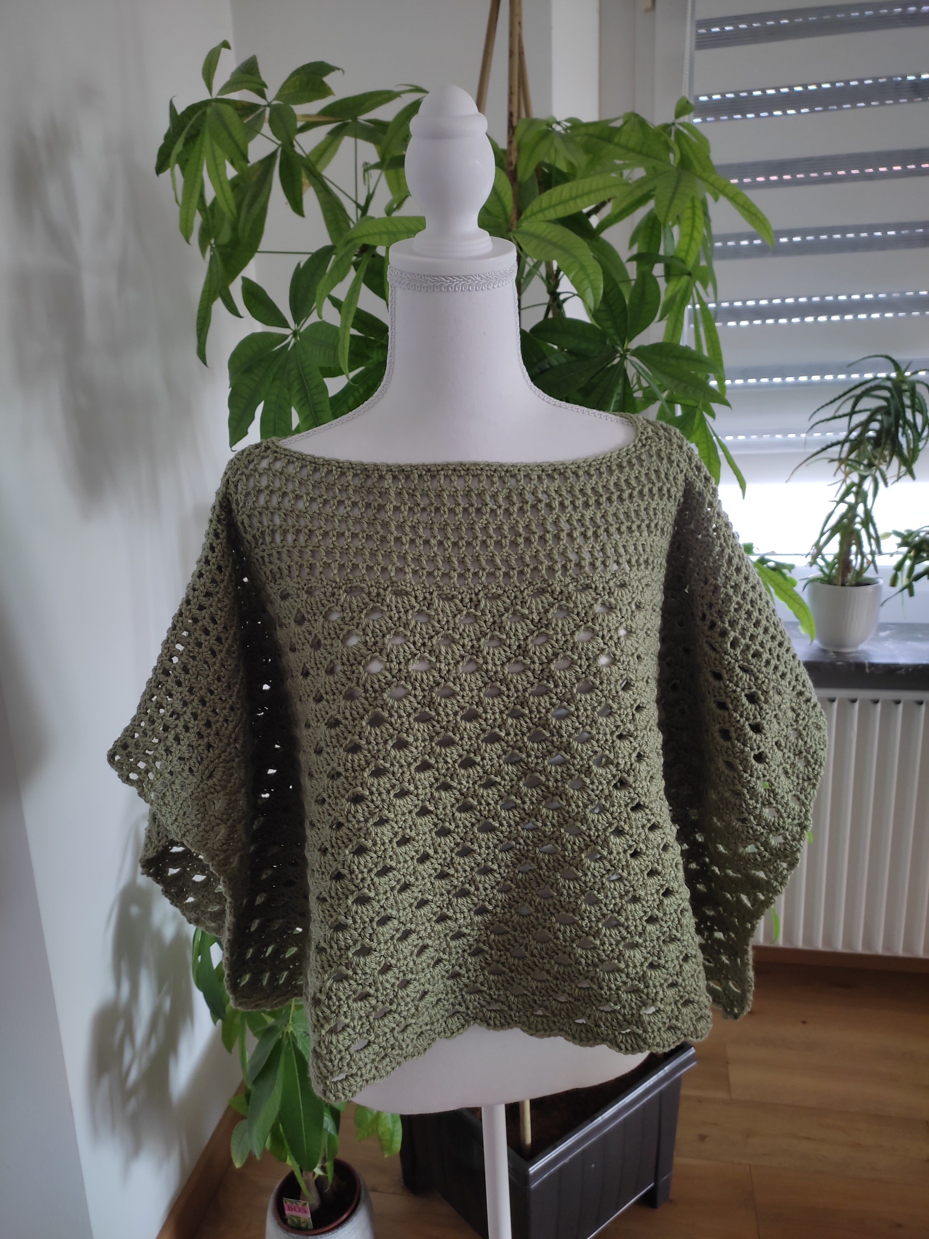 Poncho Crochet Vert Sauge – Taille Unique