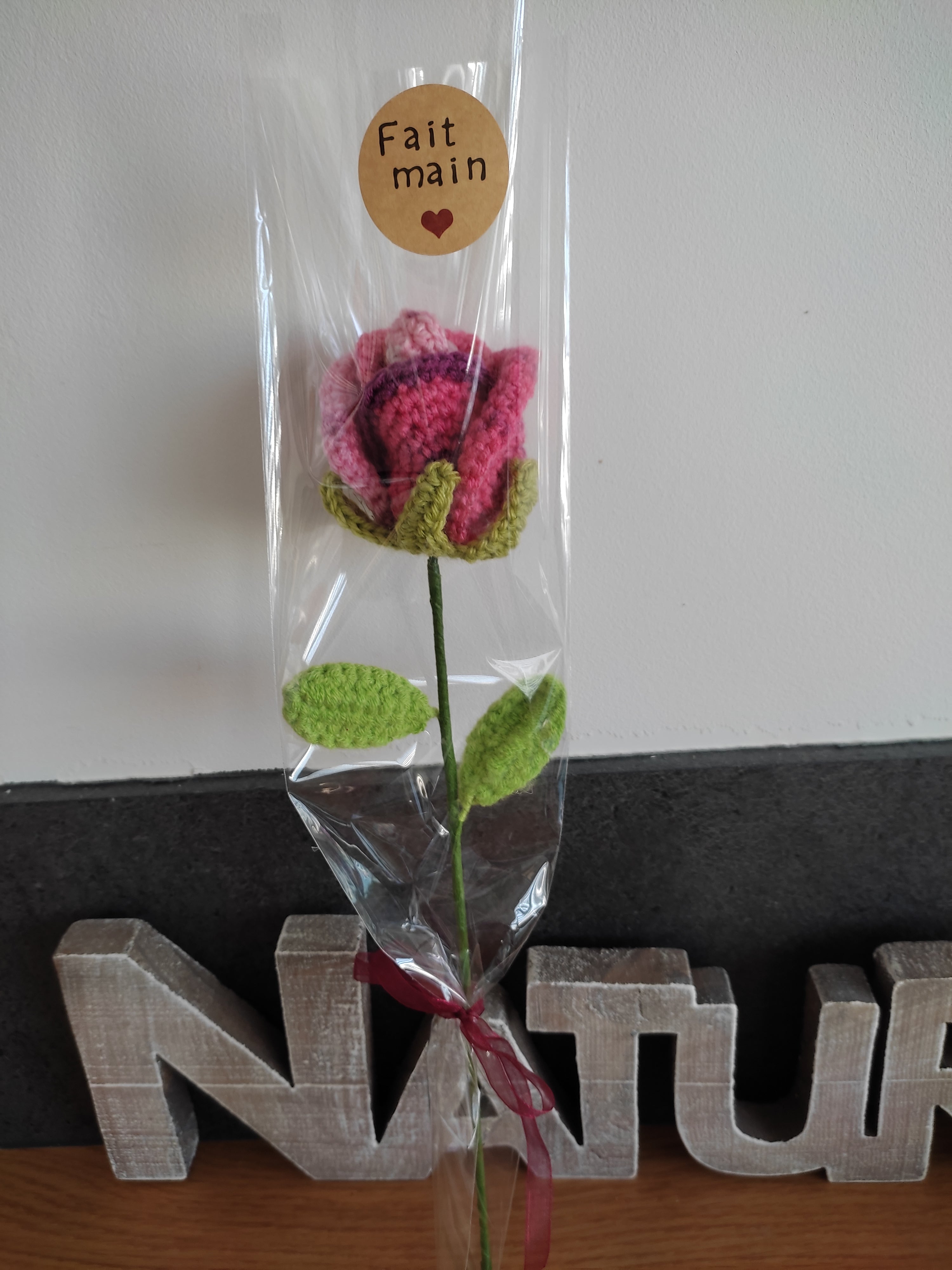 Rose rose éternelle au crochet fait main – Cadeau délicat & original