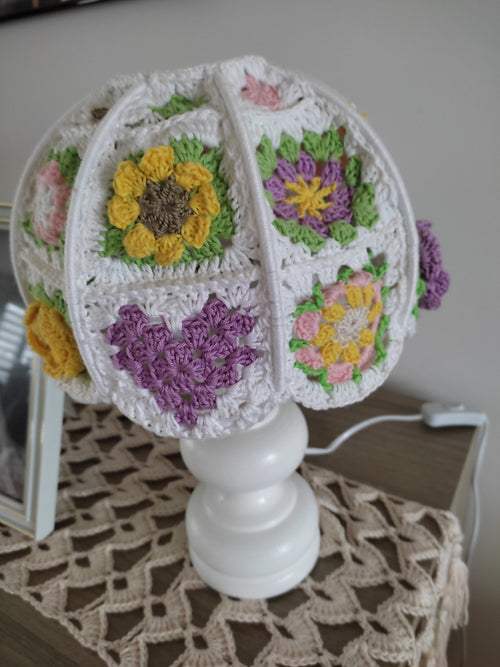 Abat - jour Crochet Granny Square – Fleurs Colorées Fait Main - Les créations de Faby