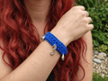 Bracelet au crochet – Bleu océan & breloque coquillage - Les créations de Faby
