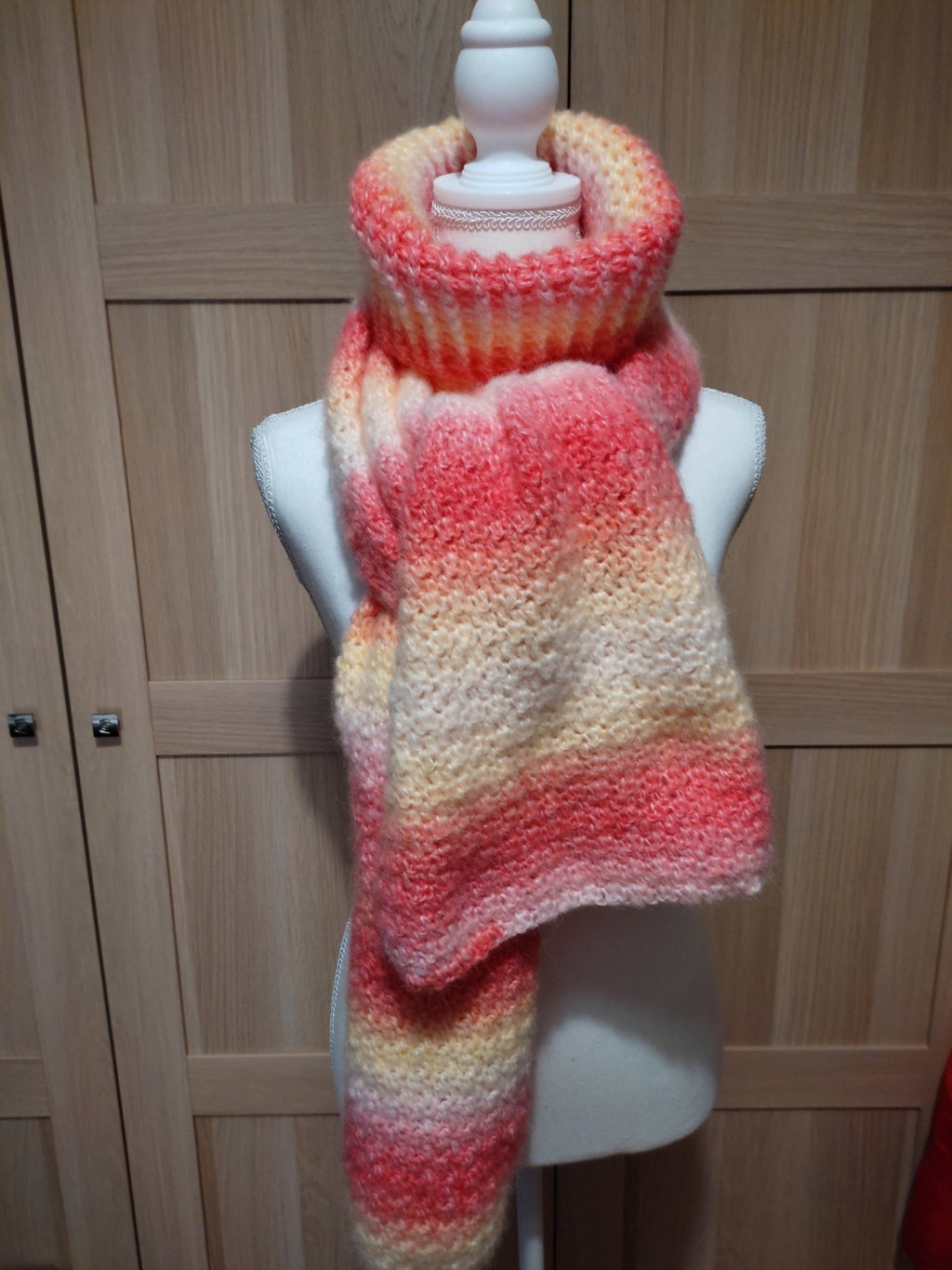 Poncho Col Roulé au Crochet – Dégradé Corail & Crème - Les créations de Faby