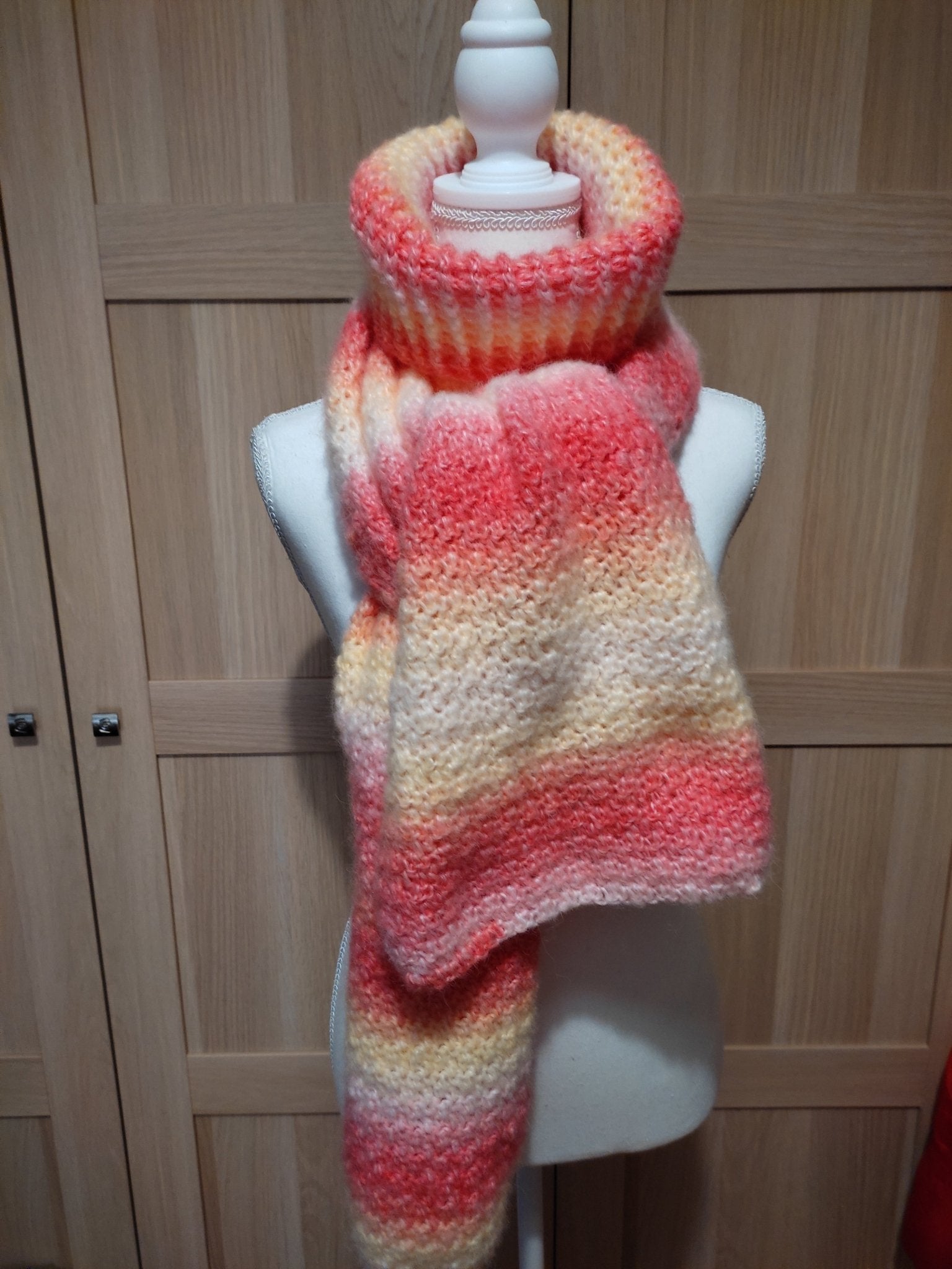 Poncho Col Roulé au Crochet – Dégradé Corail & Crème - Les créations de Faby